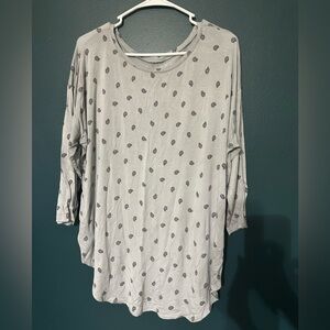 LOFT Gray Paisley Long Sleeve Top